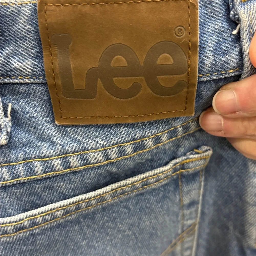 Lee Men's Regular fit Blue Jeans - Picture 3 of 4